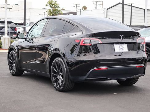 Used 2023 Tesla Model Y AWD image 7