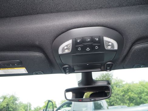 New 2025 Chrysler Pacifica Select w/ Uconnect Theater Family Group image 30