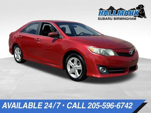 Used 2014 Toyota Camry SE FWD image 1