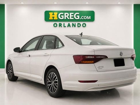 Used 2019 Volkswagen Jetta SE FWD image 2