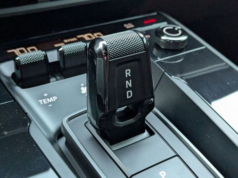 Used 2024 Porsche 911 Carrera image 22