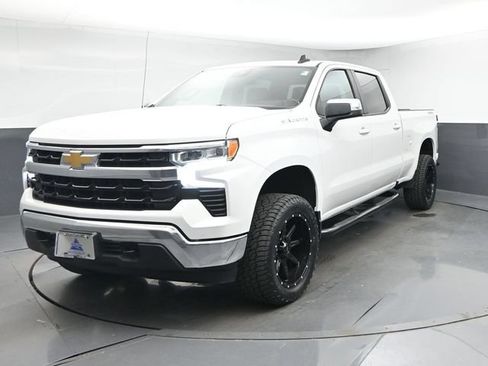 Used 2023 Chevrolet Silverado 1500 LT w/ Protection Package AWD/4WD image 3
