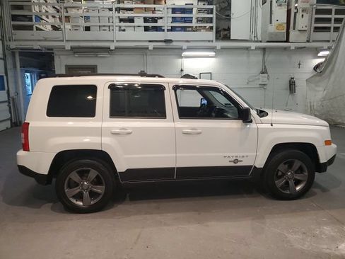 Used 2013 Jeep Patriot Latitude w/ Freedom Edition Pkg AWD/4WD image 7
