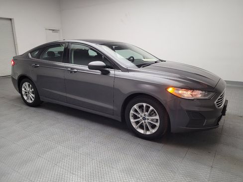Used 2020 Ford Fusion SE image 11