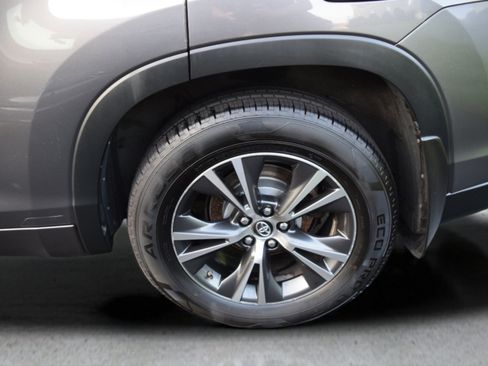 Used 2016 Toyota Highlander XLE AWD/4WD image 7
