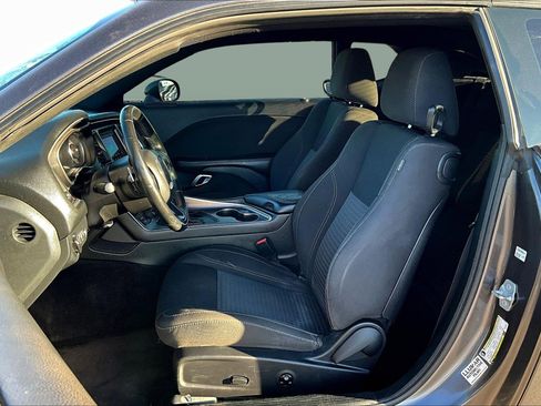 Used 2018 Dodge Challenger SXT image 24