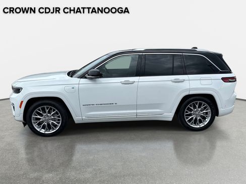 Certified 2024 Jeep Grand Cherokee Summit w/ Advanced Protech Group IV AWD/4WD image 8