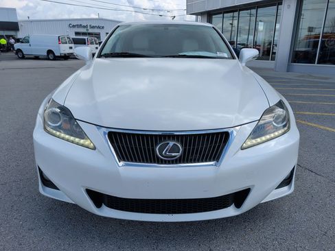 Used 2013 Lexus IS 250 AWD w/ Premium Pkg image 2