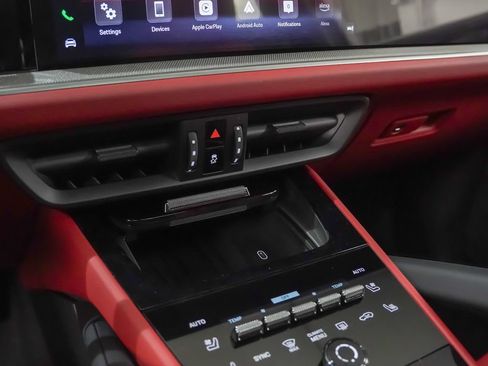 Certified 2026 Porsche Cayenne E-Hybrid Coupe AWD/4WD image 30