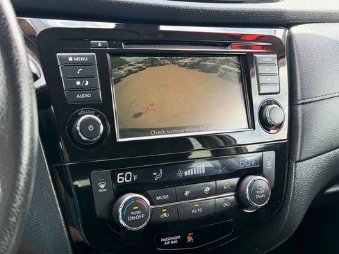 Used 2019 Nissan Rogue SV AWD/4WD image 26