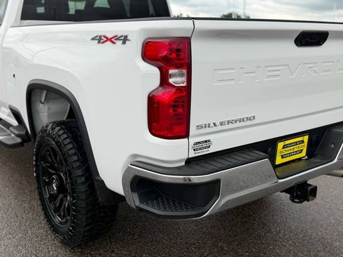 Used 2025 Chevrolet Silverado 2500 LT w/ Convenience Package AWD/4WD image 9