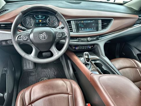 Used 2018 Buick Enclave Avenir w/ Avenir Technology Package FWD image 20