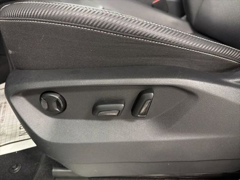 Used 2022 Volkswagen Atlas Cross Sport SE image 18