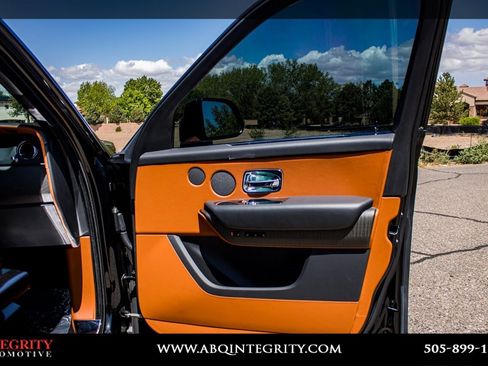 Used 2022 Rolls-Royce Cullinan w/ Dynamic Package image 46