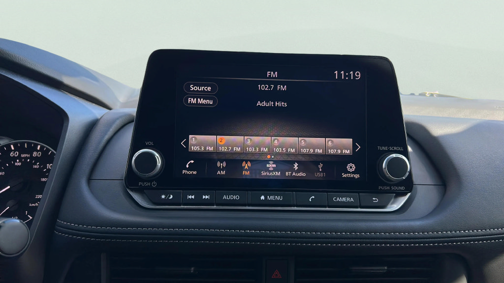 Used 2025 Nissan Rogue S FWD image 29