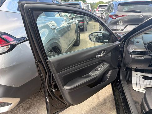 Used 2024 Nissan Altima 2.5 SV FWD image 15
