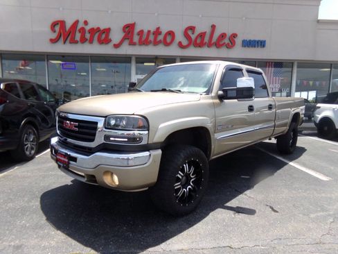 Used 2004 GMC Sierra 2500 SLE w/ Heavy-Duty Power Package image 1