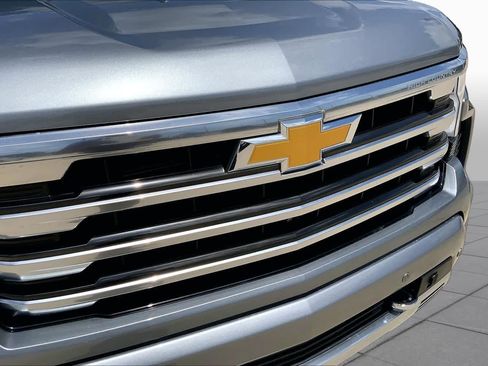 Used 2023 Chevrolet Silverado 1500 High Country w/ High Country Premium Package AWD/4WD image 30
