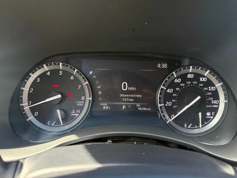 Used 2020 Toyota Highlander XLE AWD/4WD image 16