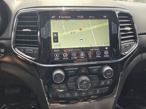 Used 2019 Jeep Grand Cherokee Altitude AWD/4WD image 22