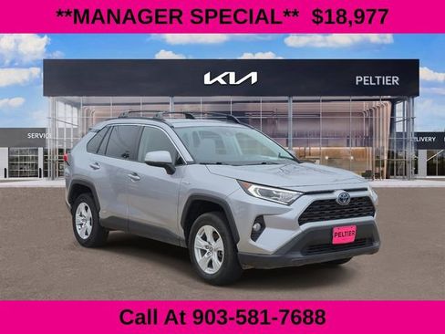 Used 2021 Toyota RAV4 XLE image 1