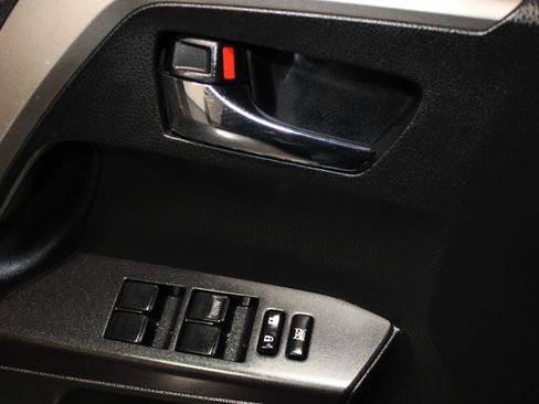 Used 2017 Toyota RAV4 XLE FWD image 10
