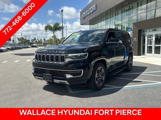 Used 2024 Jeep Wagoneer Series II w/ Flexible Seating Group AWD/4WD video 2