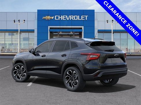 New 2025 Chevrolet Trax RS w/ Sunroof Package image 3