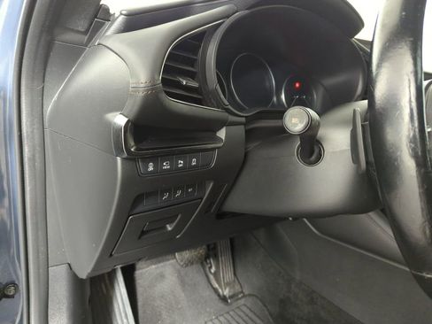 Used 2021 MAZDA MAZDA3 Hatchback w/Premium Plus Pkg image 26