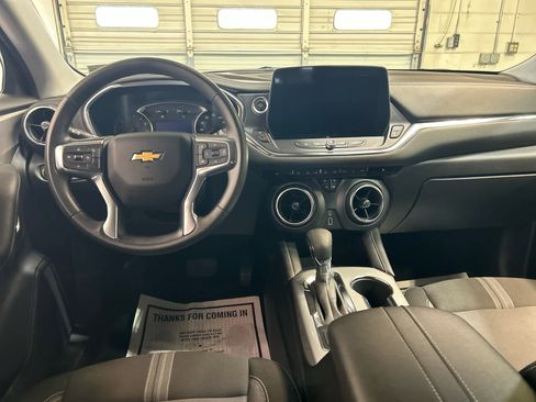Used 2025 Chevrolet Blazer LT AWD/4WD image 4