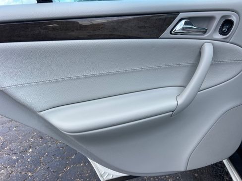 Used 2007 Mercedes-Benz C 230 Sedan image 12