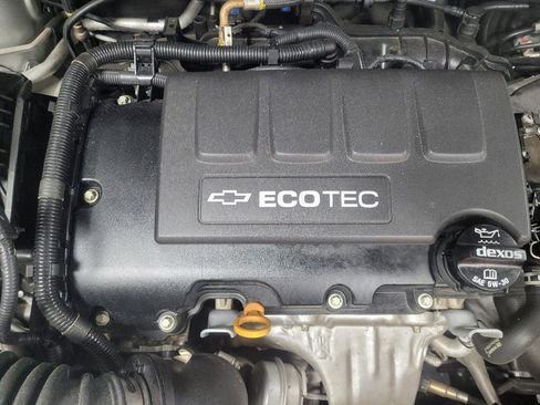 Used 2020 Chevrolet Sonic LT FWD image 30