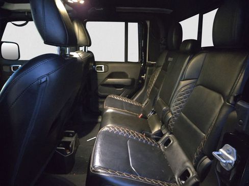 Used 2022 Jeep Gladiator Overland image 15