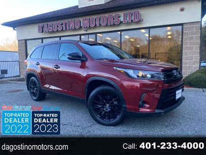Used 2019 Toyota Highlander SE