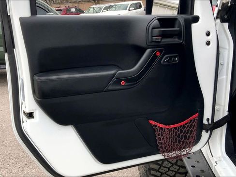 Used 2017 Jeep Wrangler Unlimited Rubicon image 20