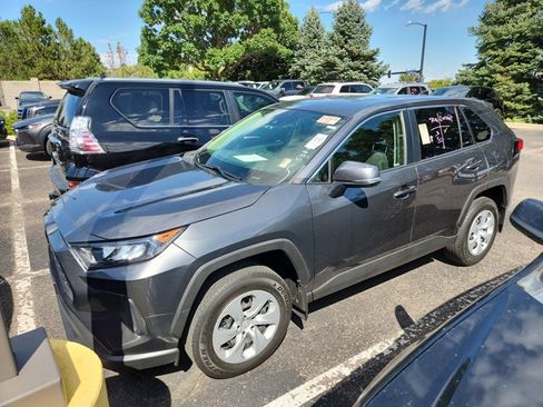 Used 2022 Toyota RAV4 LE image 3