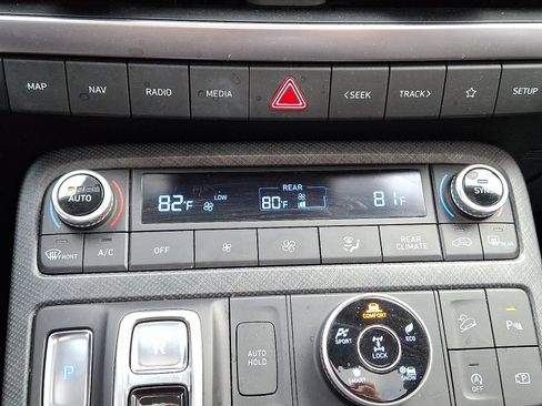 Certified 2023 Hyundai Palisade Limited w/ Cargo Package image 17