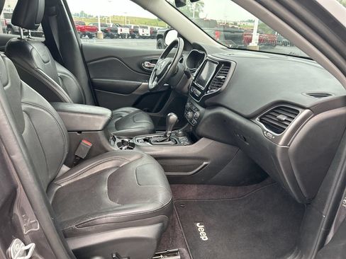 Used 2019 Jeep Cherokee Limited AWD/4WD image 14