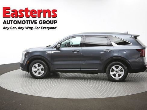 Used 2024 Kia Sorento LX image 61