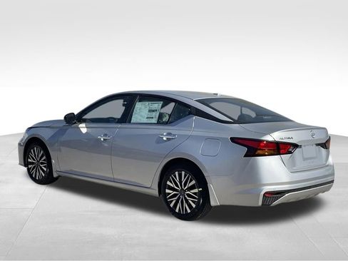 New 2026 Nissan Altima 2.5 SV FWD image 3