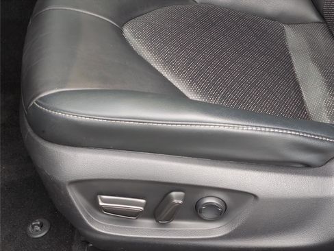 Used 2020 Toyota Camry XSE image 11