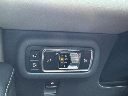 Used 2024 Lincoln Nautilus Premier image 22