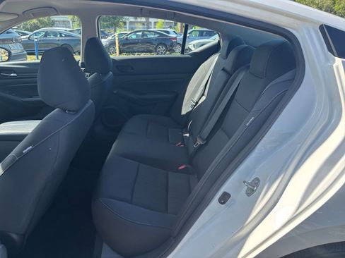 Used 2025 Nissan Altima 2.5 SV image 27