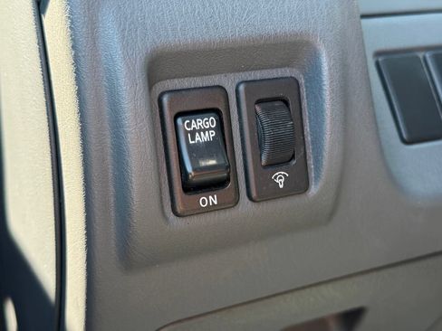 Used 2002 Nissan Frontier SE AWD/4WD image 17