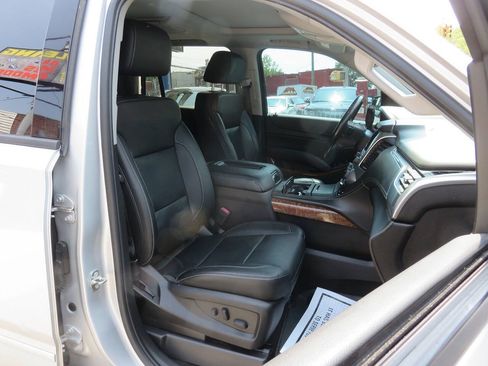 Used 2018 Chevrolet Tahoe Premier AWD/4WD image 11