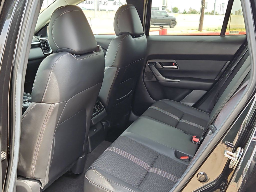 Used 2025 MAZDA CX-50 AWD 2.5 S w/ Premium Package image 28