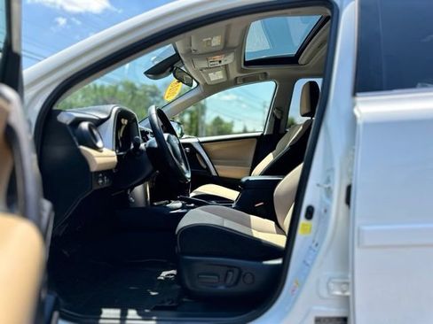 Used 2018 Toyota RAV4 XLE AWD/4WD image 10