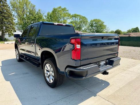 Used 2020 Chevrolet Silverado 1500 Custom w/ Custom Value Package AWD/4WD image 9