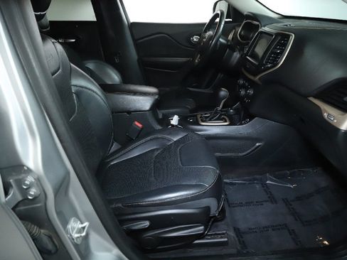 Used 2016 Jeep Cherokee High Altitude w/ Luxury Group AWD/4WD image 35