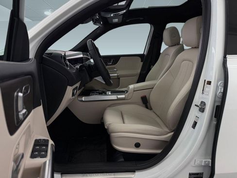 Used 2026 Mercedes-Benz GLB 250 image 5